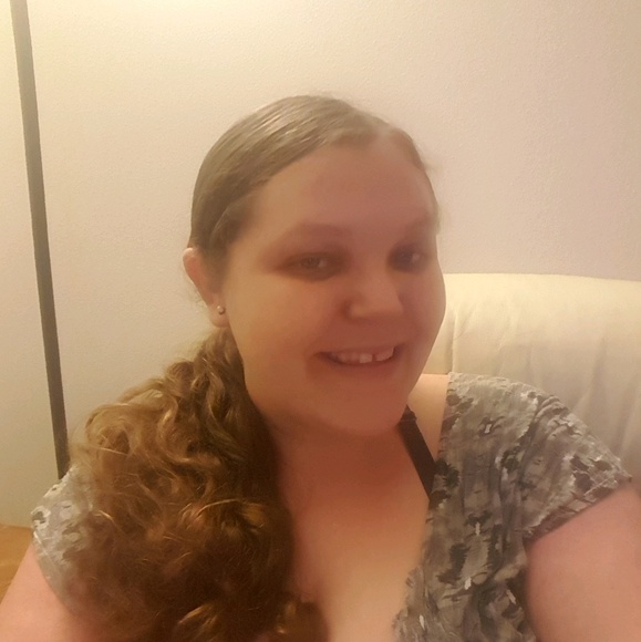 Profile Picture of Ashley Mudge (@ash1252) on Poshmark