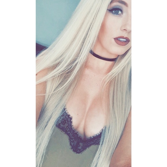 Profile Picture of Alexa Bates (@lexashayee) on Poshmark