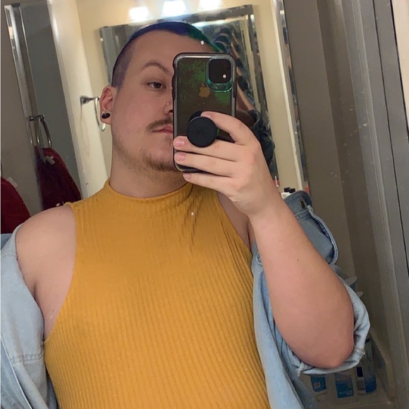 Profile Picture of James Mode (@james236y) on Poshmark