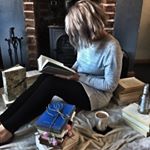 Profile Picture of Rebecca Reads. (@rebecca__reads) on Instagram