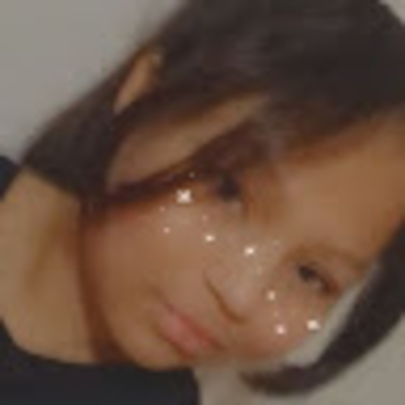 Profile Picture of Jennifer Romero (@jenniferrome902) on Poshmark