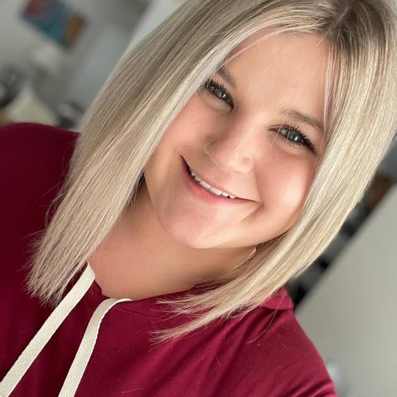 Profile Picture of Cassidy Percopo (@cpercopo49) on Poshmark