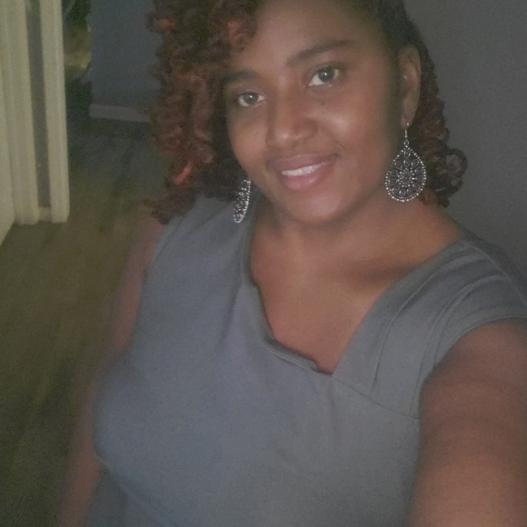 Profile Picture of Mzphatboulous Daniels (@mzphatboulous) on Poshmark