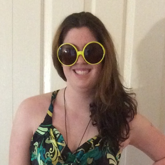 Profile Picture of Virginia Honeybone (@geahb) on Poshmark