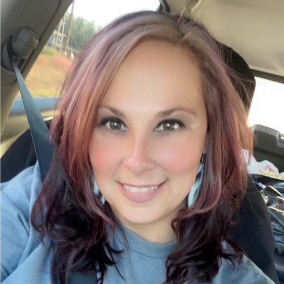 Profile Picture of Kimberly Puryear (@toby325) on Poshmark