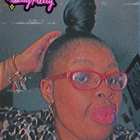 Alexis Sterling - Poshmark Profile Picture of Alexis Sterling (@prettygurl_lex1) on Poshmark