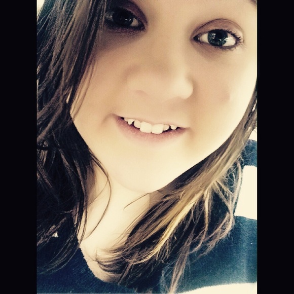 Profile Picture of Jessica Moudy (@lynnie99j) on Poshmark