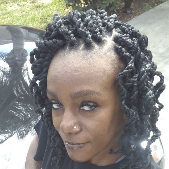 Profile Picture of Kimberly Mcwilliams (@kemberlymcw123) on Poshmark