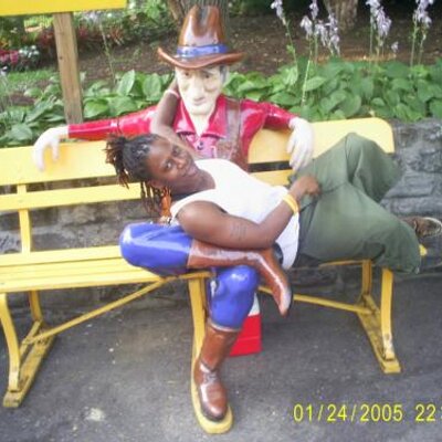 Profile Picture of Tania Walters (@champ_is_here33) on Twitter