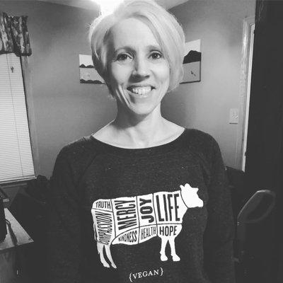 Profile Picture of Tina Plummer (@tinaplumm) on Twitter