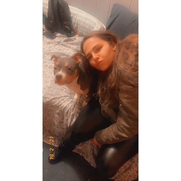 Profile Picture of Lauren Oleszkowicz (@loleszkowicz) on Poshmark