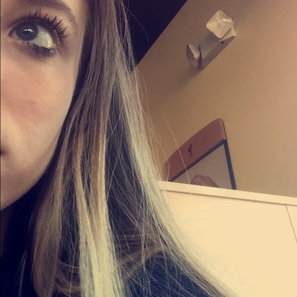 Profile Picture of Aaliya Boruszewski (@aaliyab) on Poshmark