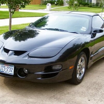 Profile Picture of Lisa Newton (@6ftUndr) on Twitter