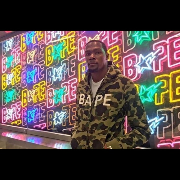 Profile Picture of Anthony Nguyen (@nguyeneration) on Poshmark