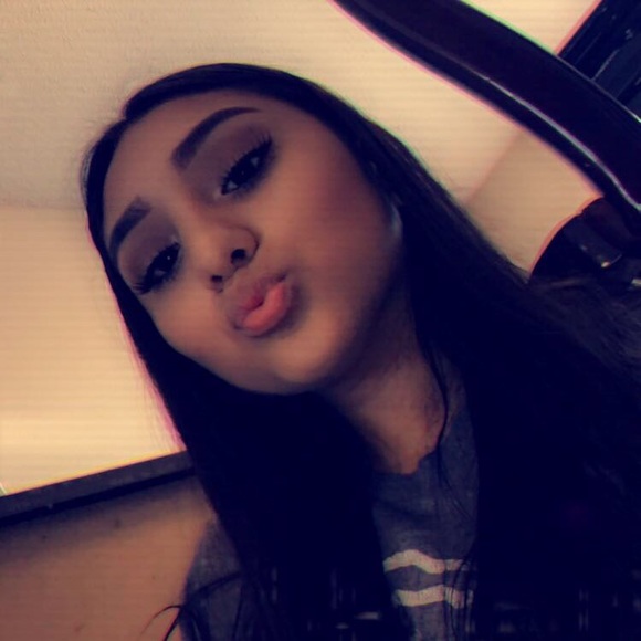 Profile Picture of Jocelyn Maya (@jocelyn8318) on Poshmark