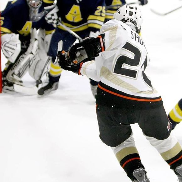 Profile Picture of Kyle Shubin (@kylekiday) on Poshmark