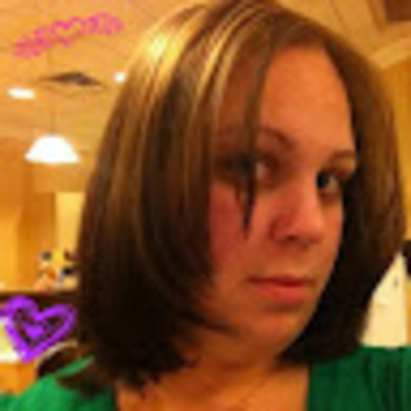 Profile Picture of Colleen Mccarron (@kalinastar1986) on Poshmark