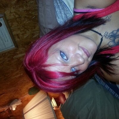 Profile Picture of Mz_Red In Tha Head  ♥ (@cheyanne_brooks) on Twitter