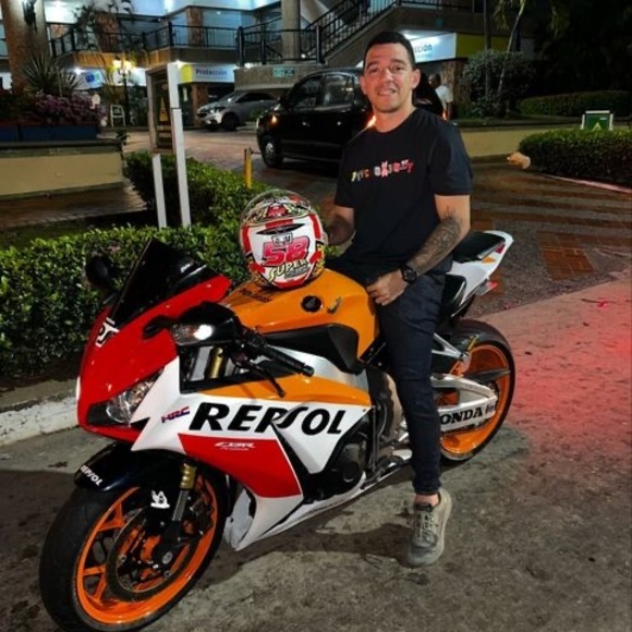 Profile Picture of Bismarck Cotes (@bjcotes1991) on Poshmark