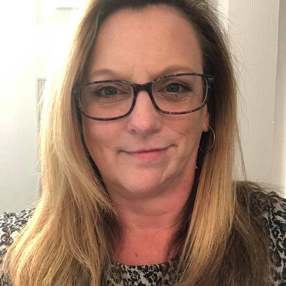 Profile Picture of Paula Swartz (@paulaswartz) on Poshmark
