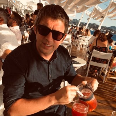 Profile Picture of Wes Robinson - VW Campervan (@vwcampervan) on Twitter