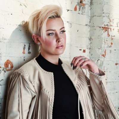 Profile Picture of Jacquelyn Marie (@JacquelynMarieH) on Twitter