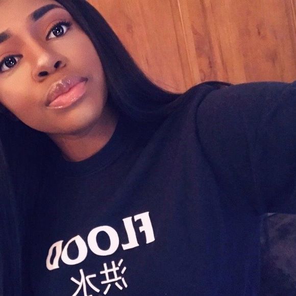 Profile Picture of Chvonne Murphy (@chvonnemurphy) on Poshmark