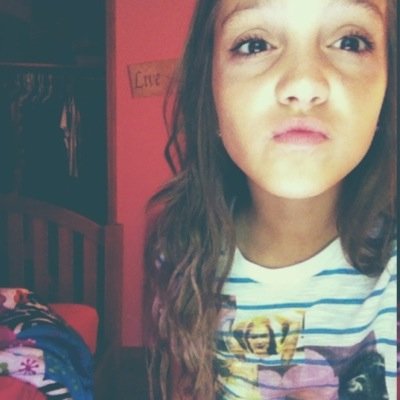 Profile Picture of Lilly Holmeson Twitter