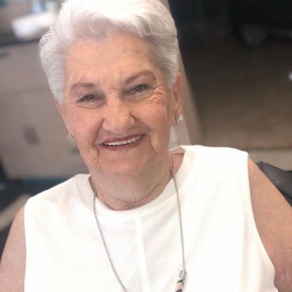 Profile Picture of Monette Carter (@nannymonk) on Poshmark