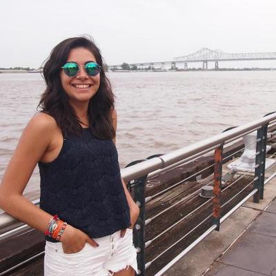 Profile Picture of Ana Alarcon (@anavalarcon) on Twitter