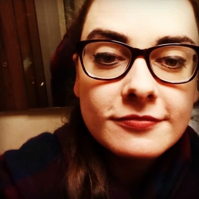 Profile Picture of Suzanne Magee (@SuziMagee) on Twitter