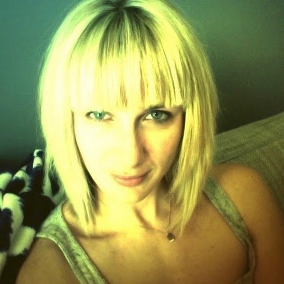 Profile Picture of Ashley Salzmann (@asalzman1) on Poshmark