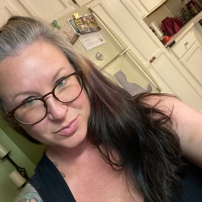Profile Picture of Bennett Rush (@@crzegrl15) on Twitter
