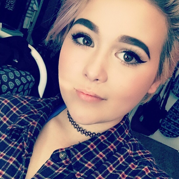 Profile Picture of Nicole Grillone (@ngril) on Poshmark