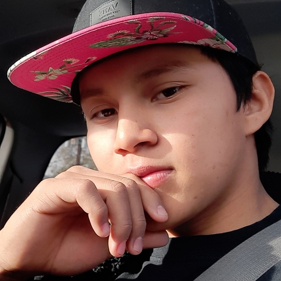 Profile Picture of Rene Ramos (@reneramos914) on Poshmark
