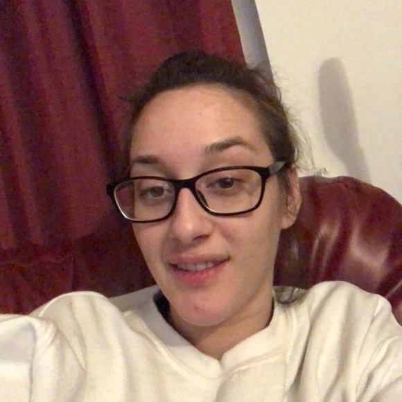 Profile Picture of Melissa Ferraccio (@ferracciom) on Poshmark