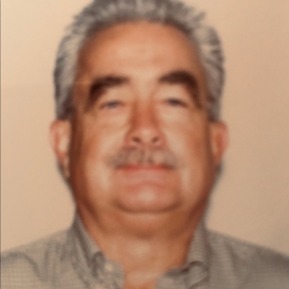 Profile Picture of Tom Sandgren (@rtstom12) on Poshmark