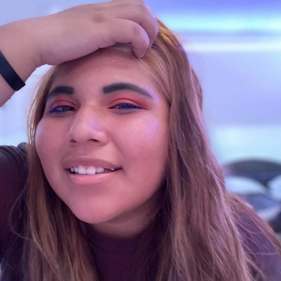 Profile Picture of Darlyn Zimbler (@shoelover2256) on Poshmark