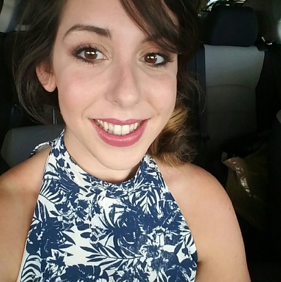 Profile Picture of Jennifer Bayliss (@jbayliss89) on Poshmark