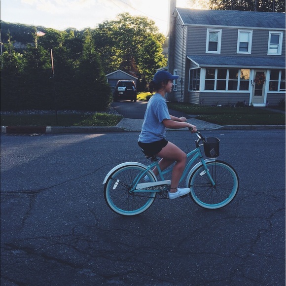 Profile Picture of Maddie Ciancitto (@maddiemat1103) on Poshmark