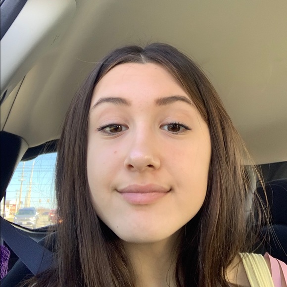 Profile Picture of Kaitlyn Pojar (@kaitlynpojar) on Poshmark