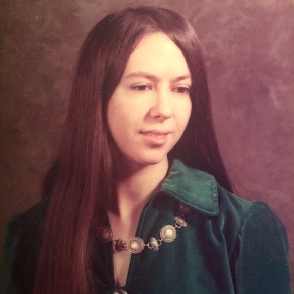 Profile Picture of Linda Eckart (@sunbeam742) on Poshmark