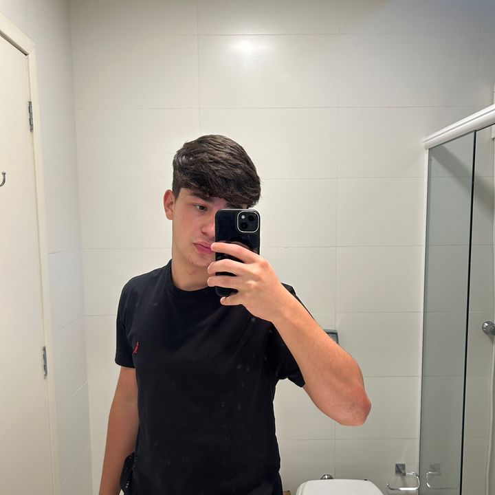 Profile Picture of leo.fariaa (@leo.fariaa) on Tiktok