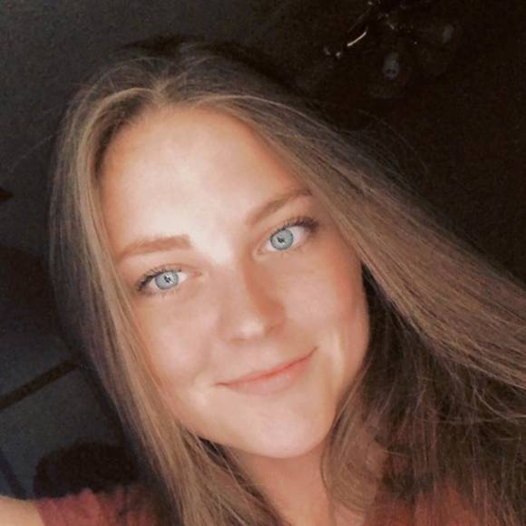 Profile Picture of Cassidy Rector (@cassidyrector) on Poshmark