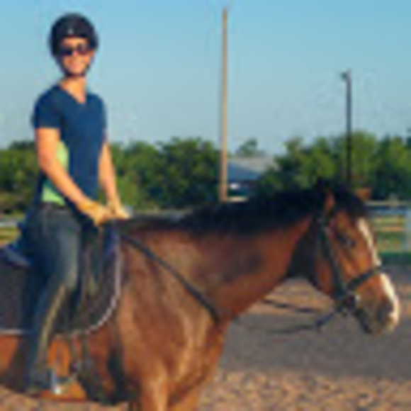 Profile Picture of Heather Engle (@heatherengle973) on Poshmark