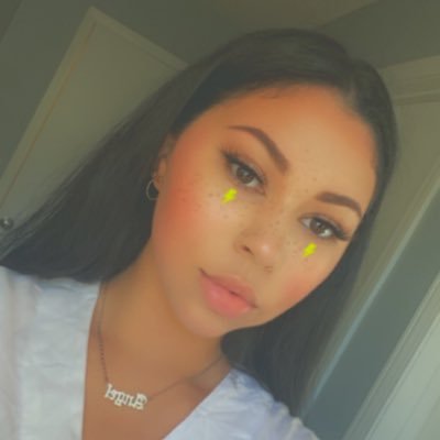 Profile Picture of Mikaela Brown (@mikaelanicholle) on Twitter