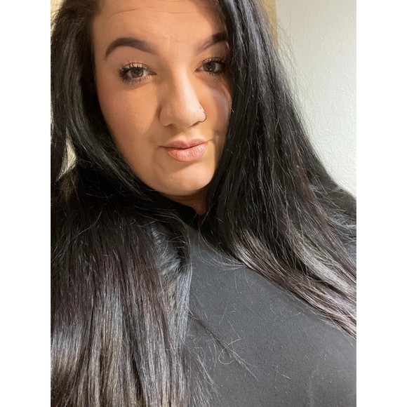 Profile Picture of Chelsa Morgan (@chelsamorgan) on Poshmark