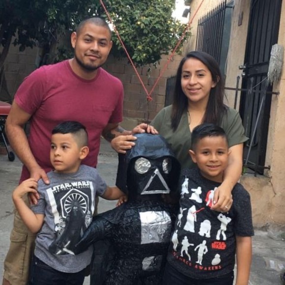 Profile Picture of David Colindres (@davidcolindr614) on Poshmark