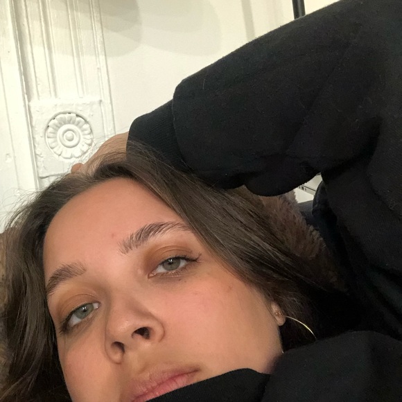 Profile Picture of Julia Kramer (@juliagomezk) on Poshmark