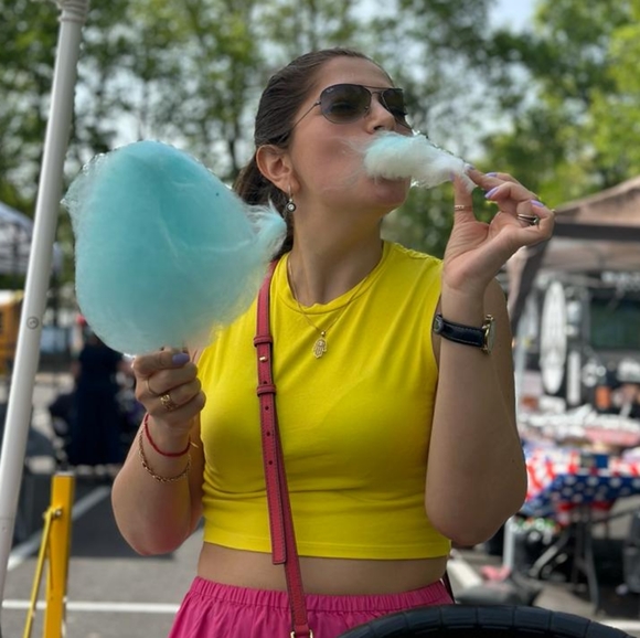 Profile Picture of Diana Barenboym (@diana_bar) on Poshmark